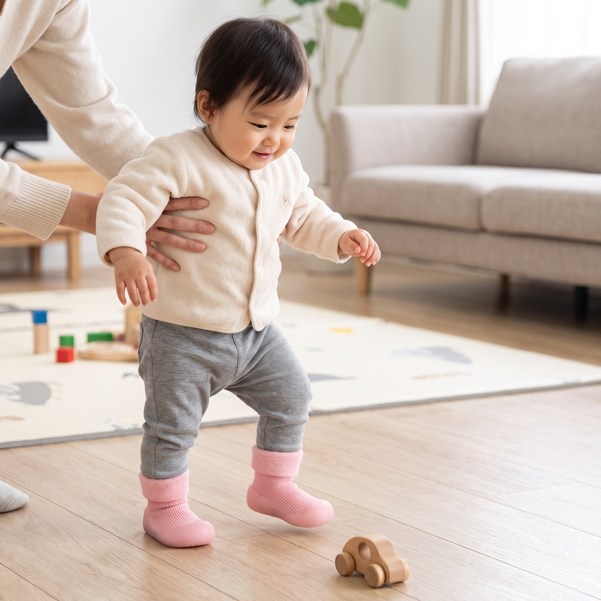 赤ちゃん用あったか歩行練習ソックスシューズ 柔らかく滑りにくいソール付き