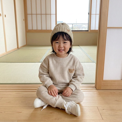 刺繍入りくま柄スウェットシャツとお揃いのスウェットパンツのベビー服セット