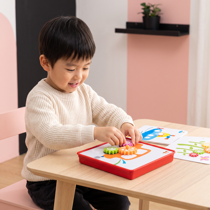 創造力を育むギアパズルボード トラベルボックス アクティビティカード付き・子ども向け