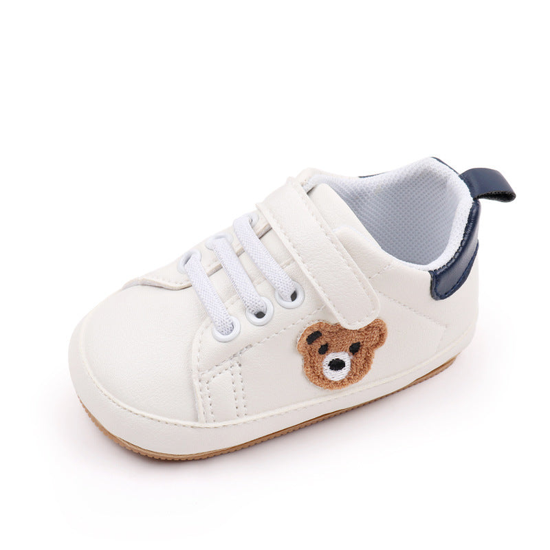かわいいクマデザインのベビーシューズ