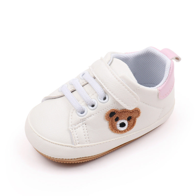 かわいいクマデザインのベビーシューズ