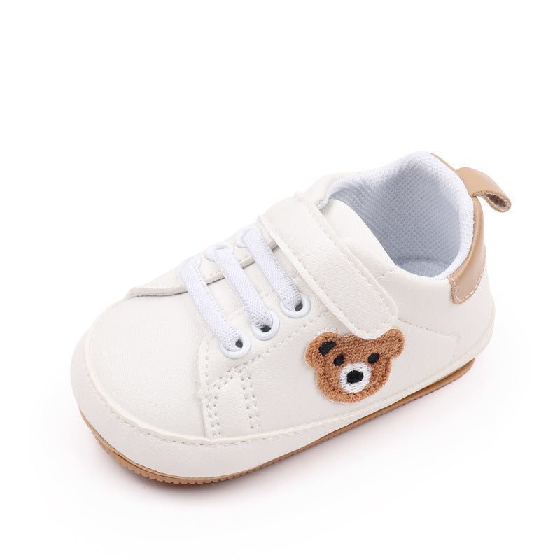 かわいいクマデザインのベビーシューズ