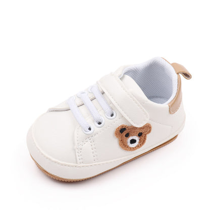 かわいいクマデザインのベビーシューズ