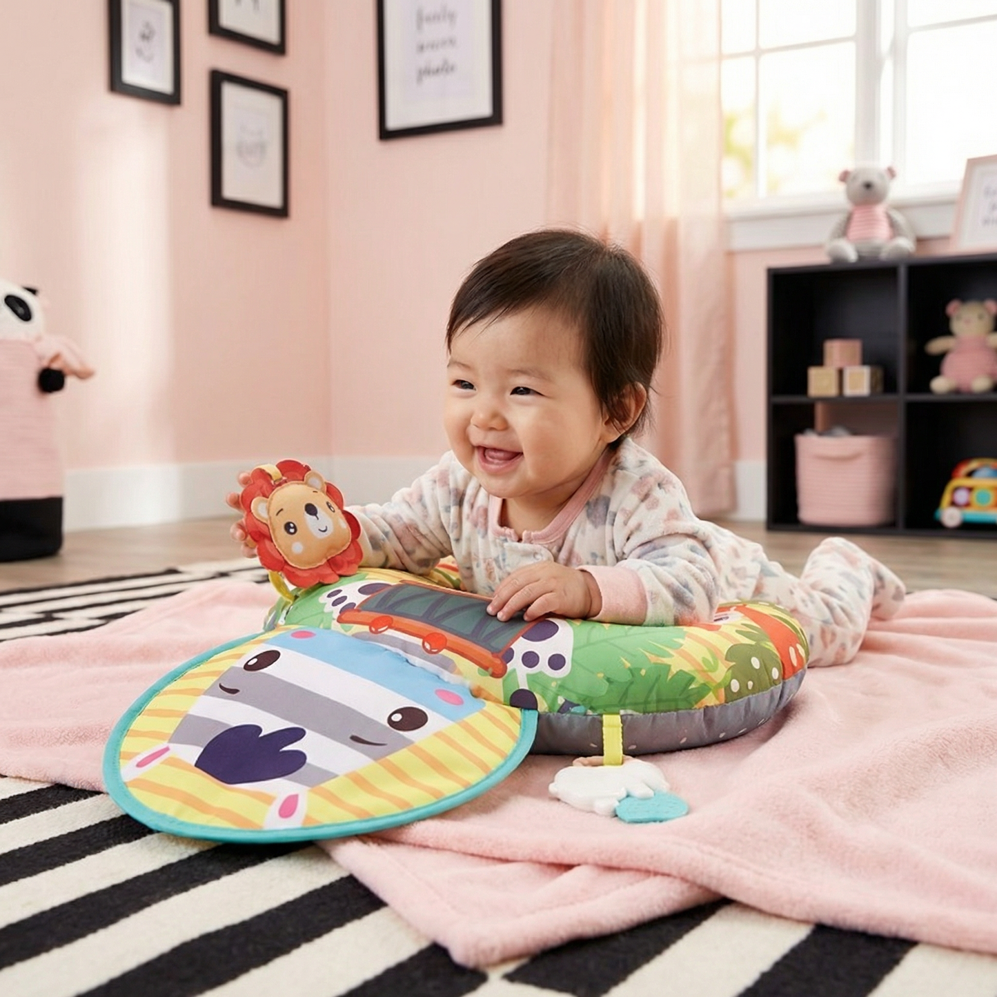 赤ちゃん用トレーニング枕（うつ伏せ練習用）とプレイアーチ – 感覚発達と早期成長をサポート