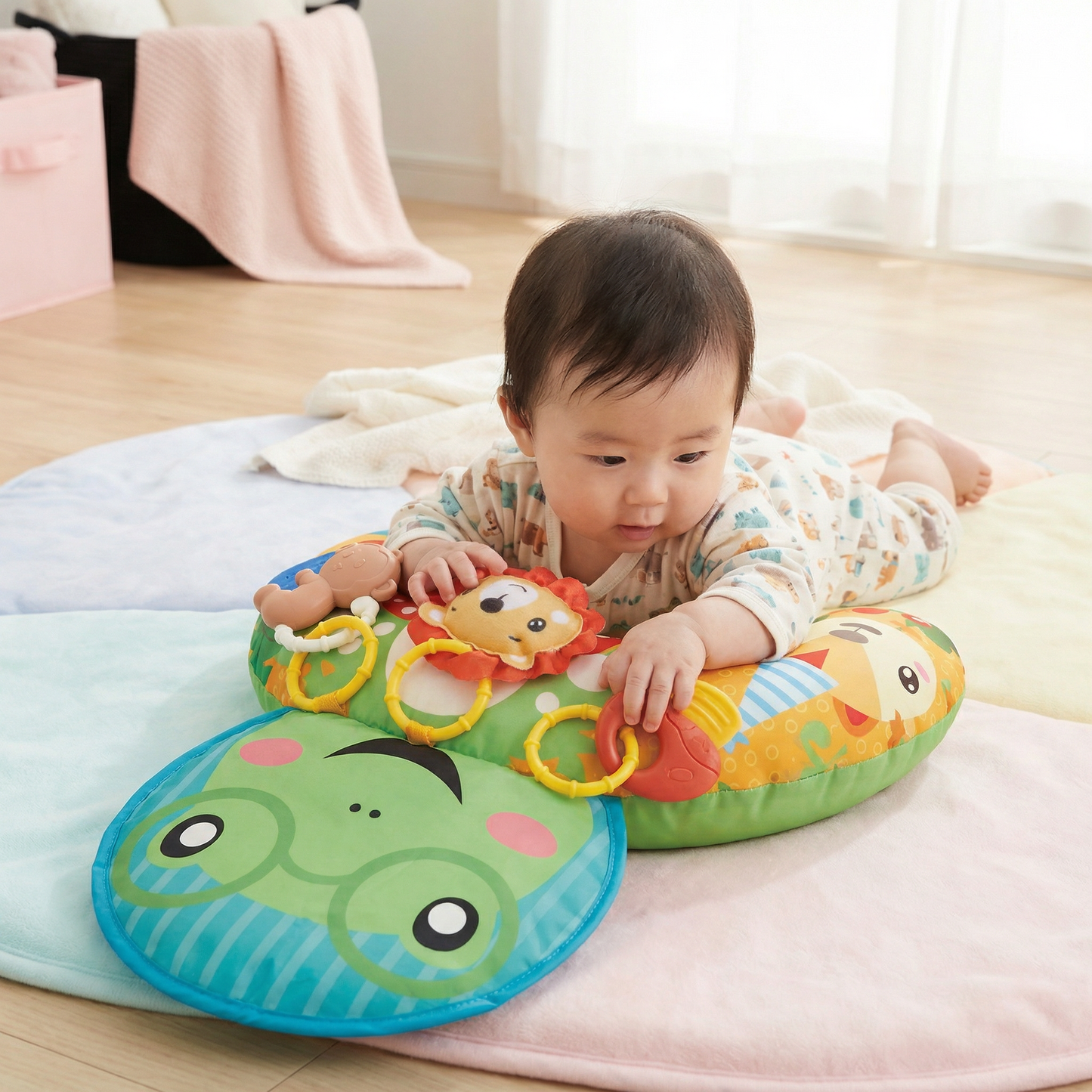 赤ちゃん用トレーニング枕（うつ伏せ練習用）とプレイアーチ – 感覚発達と早期成長をサポート